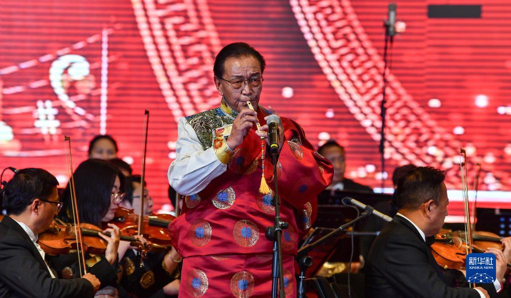 西藏：高原奏響2023年藏歷新年音樂會